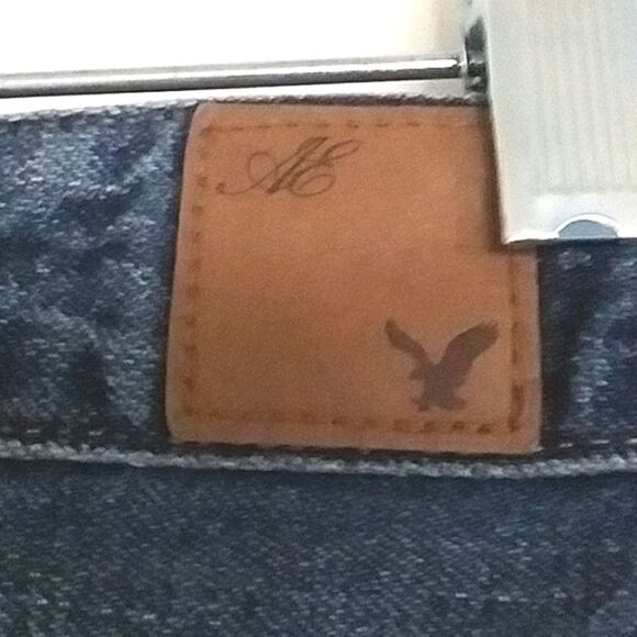 American Eagle Ex- Boyfriend Jeans Distressed Medium Wash - Picture 7 of 11